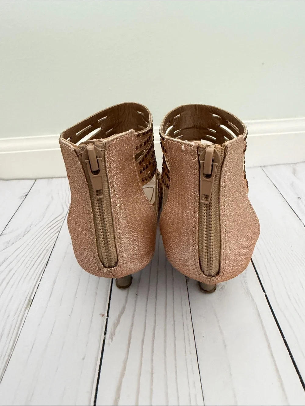 Dream Pairs Rose Gold Strappy Studded Girls' Dress Sandals
